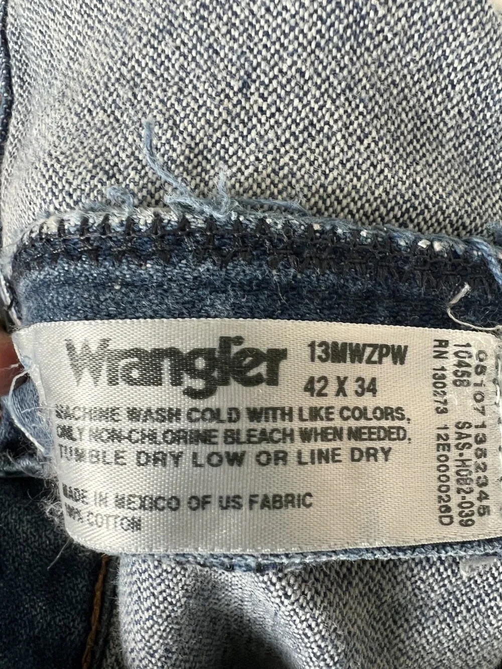 Vintage Wrangler 13MWZ Blue Denim Jeans Regular Fit Cowboy Size 40x34 READ